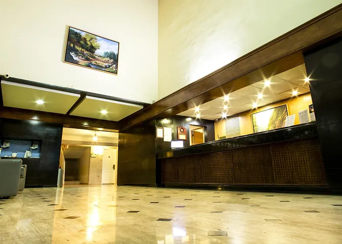 Western PLUS Colón